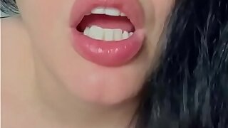 Mommy queefing in your face