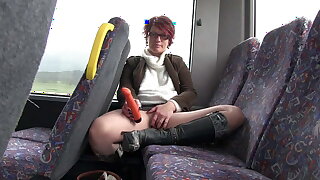 Popp Sylvie aus Ansbach - Public Facial Cumshot in a crammer